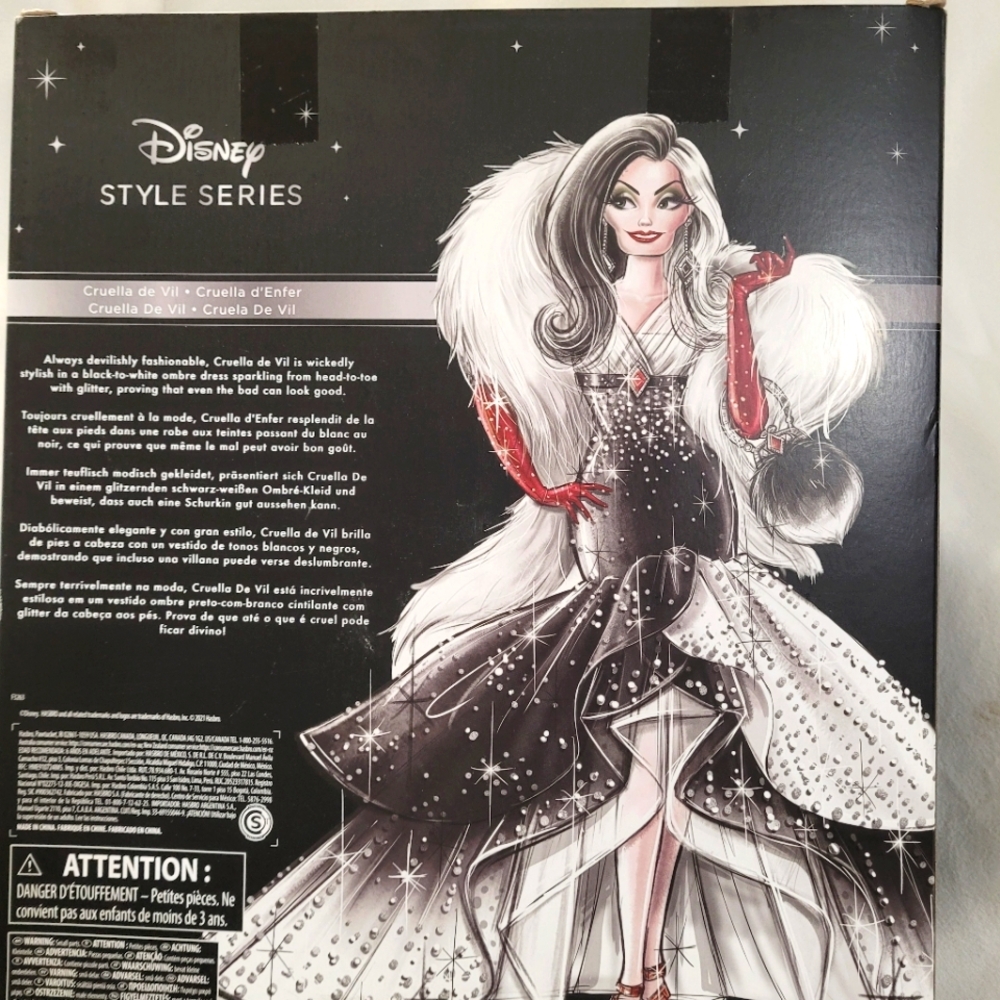 *SALE!* Disney Style Series Cruella De Vil, Fashion Doll with Accessories - NIB - Picture 5 of 6